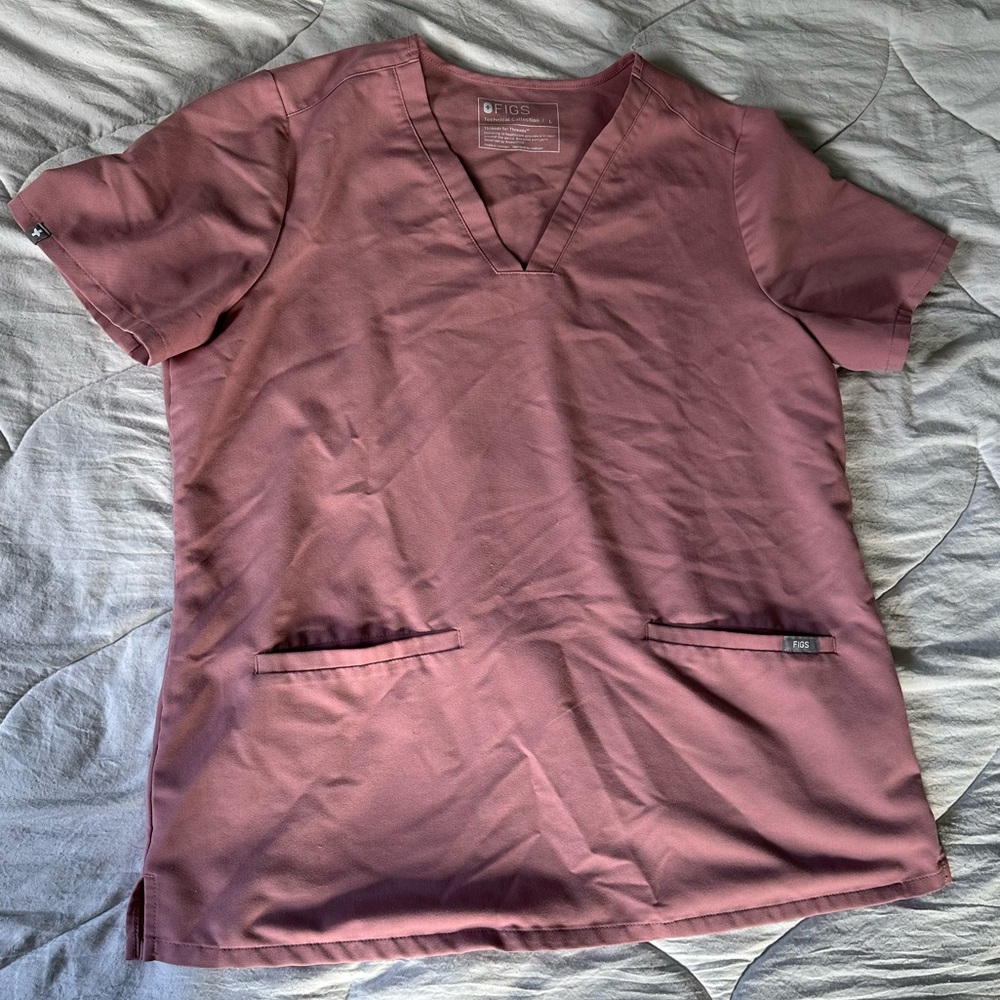 Figs mauve Casma scrub top